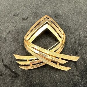 Vintage Gold tone Crown Trifari Brooch
